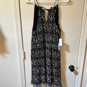 NWT - Women’s 1. State Meadow Sweet Floral Belle Cluster Pleate Sleeveless Dress